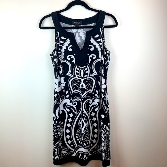 White House Black Market Dresses & Skirts - White House Black Market Sleeveless All Over Print Dress